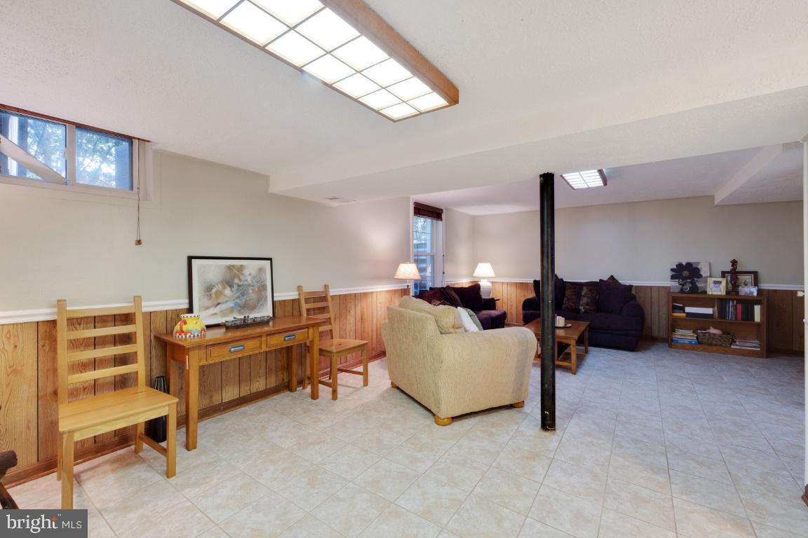 1513 Gridley Lane Silver Spring, MD 20902 - Photo 23 of 38 Gallery Image 23