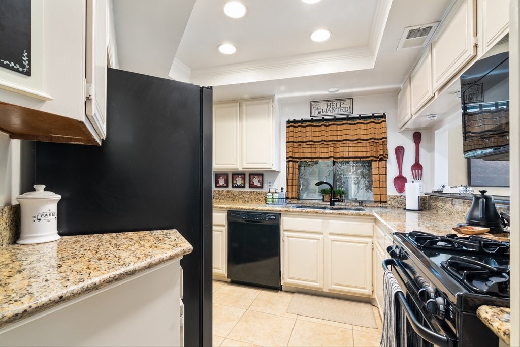 938 Auburn Road San Dimas, CA 91773 - Photo 7 of 35
