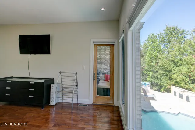 $1,212,000 | 544 Kings Hills Boulevard, Pigeon Forge, TN 37863