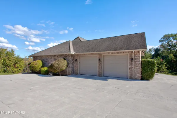 $1,212,000 | 544 Kings Hills Boulevard, Pigeon Forge, TN 37863