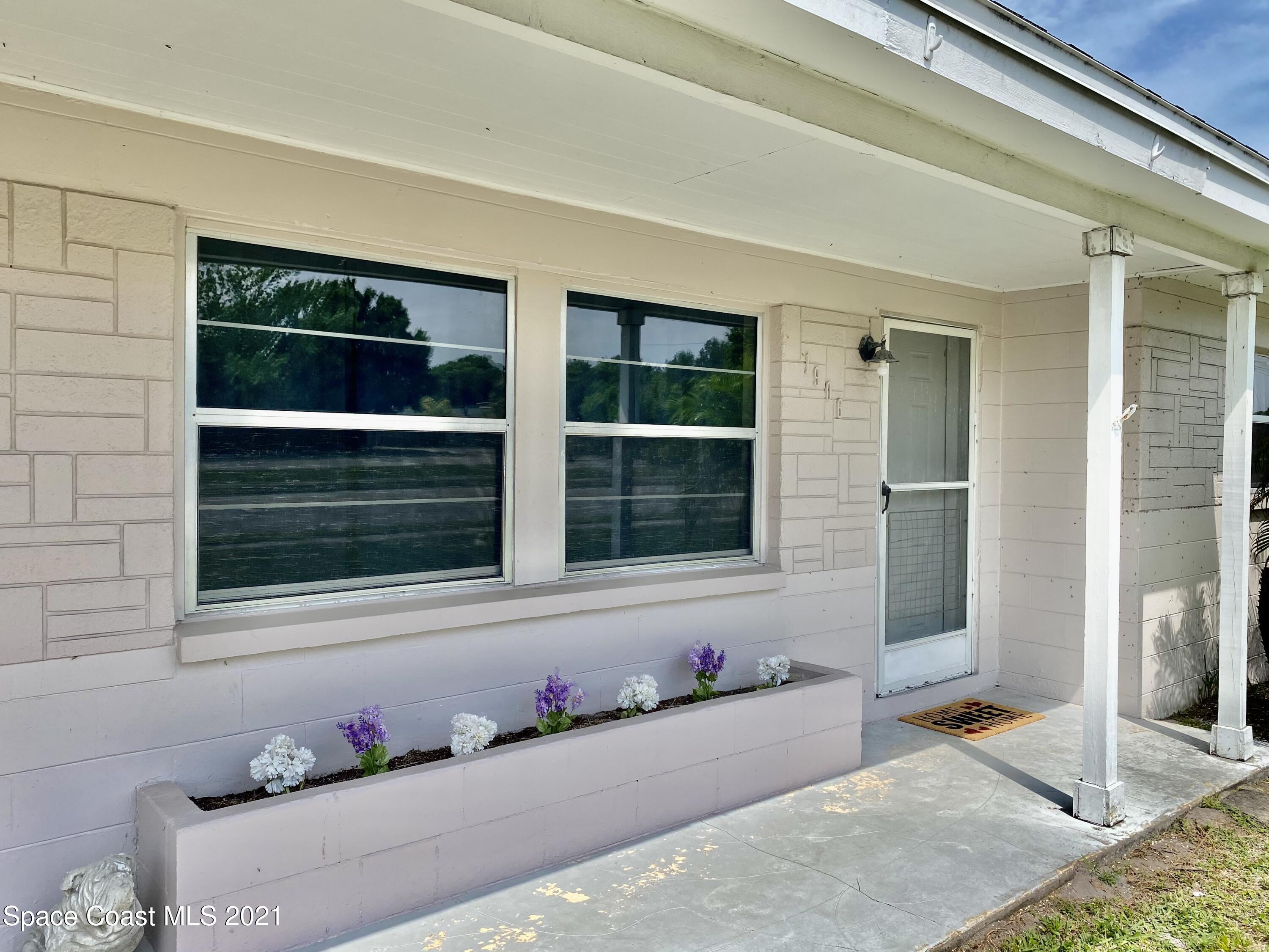 1906 Croton Road Melbourne, FL 32935 - Photo 4 of 25 IMG_E1914
