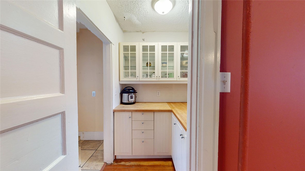 341 Blackstone Street Woonsocket, RI 02895 - Photo 16 of 40