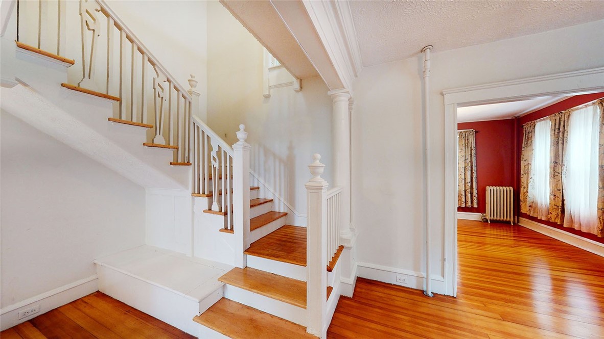 341 Blackstone Street Woonsocket, RI 02895 - Photo 4 of 40