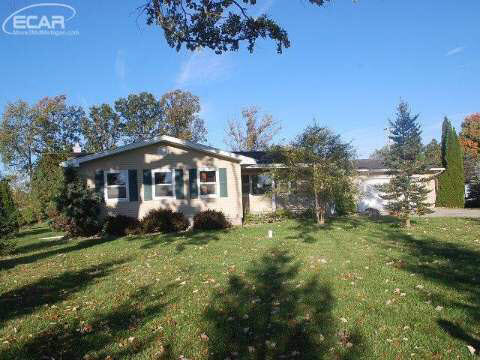8122 Seymour Road Gaines, MI 48436 - Photo 2 of 21 20423377-1.JPG