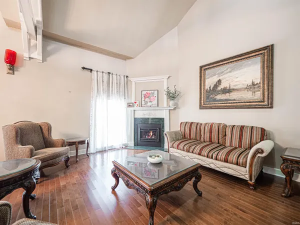 $624,900 | 101 East Jennings Street, Unit E, Newburgh, IN 47630