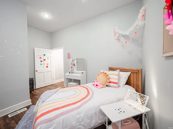 $624,900 | 101 East Jennings Street, Unit E, Newburgh, IN 47630