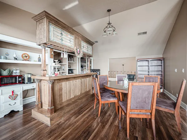 $624,900 | 101 East Jennings Street, Unit E, Newburgh, IN 47630