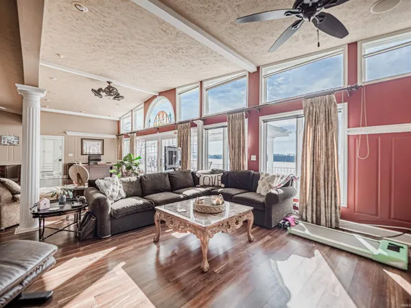 $624,900 | 101 East Jennings Street, Unit E, Newburgh, IN 47630