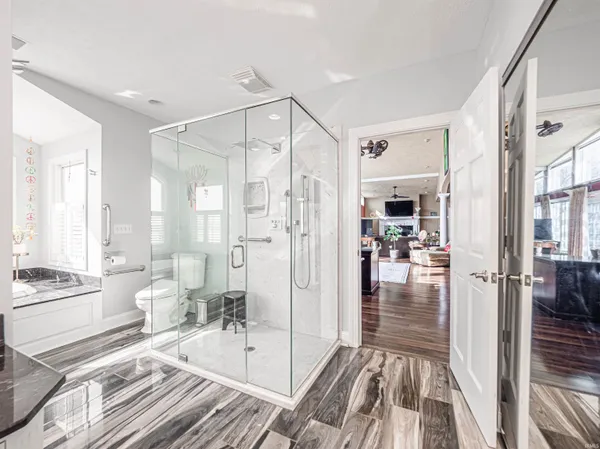 $624,900 | 101 East Jennings Street, Unit E, Newburgh, IN 47630