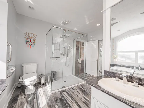 $624,900 | 101 East Jennings Street, Unit E, Newburgh, IN 47630