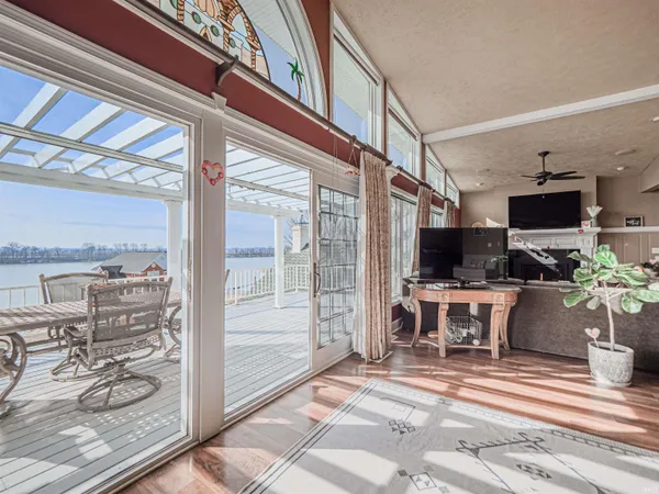 $624,900 | 101 East Jennings Street, Unit E, Newburgh, IN 47630