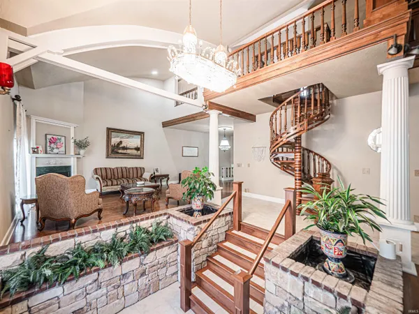 $624,900 | 101 East Jennings Street, Unit E, Newburgh, IN 47630