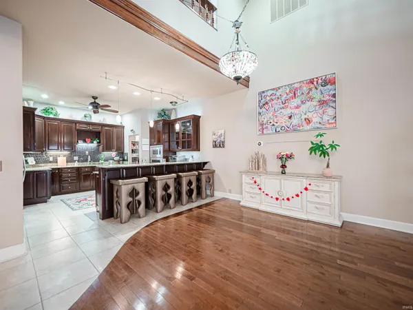 $624,900 | 101 East Jennings Street, Unit E, Newburgh, IN 47630