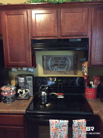 16026 Zenith Drive Loxley, AL 36551 - Photo 5 of 10 KITCHEN
