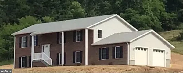 $2,900 | 1230 Elm Street, Front Royal, VA 22630