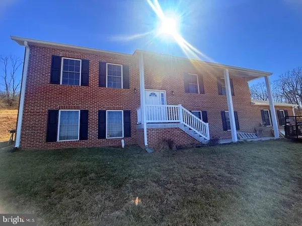 $2,900 | 1230 Elm Street, Front Royal, VA 22630