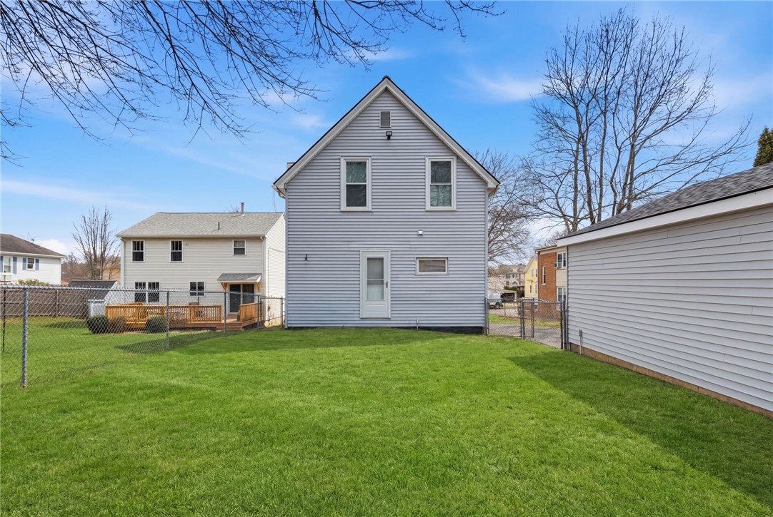 128 Cleveland Street Woonsocket, RI 02895 - Photo 19 of 20