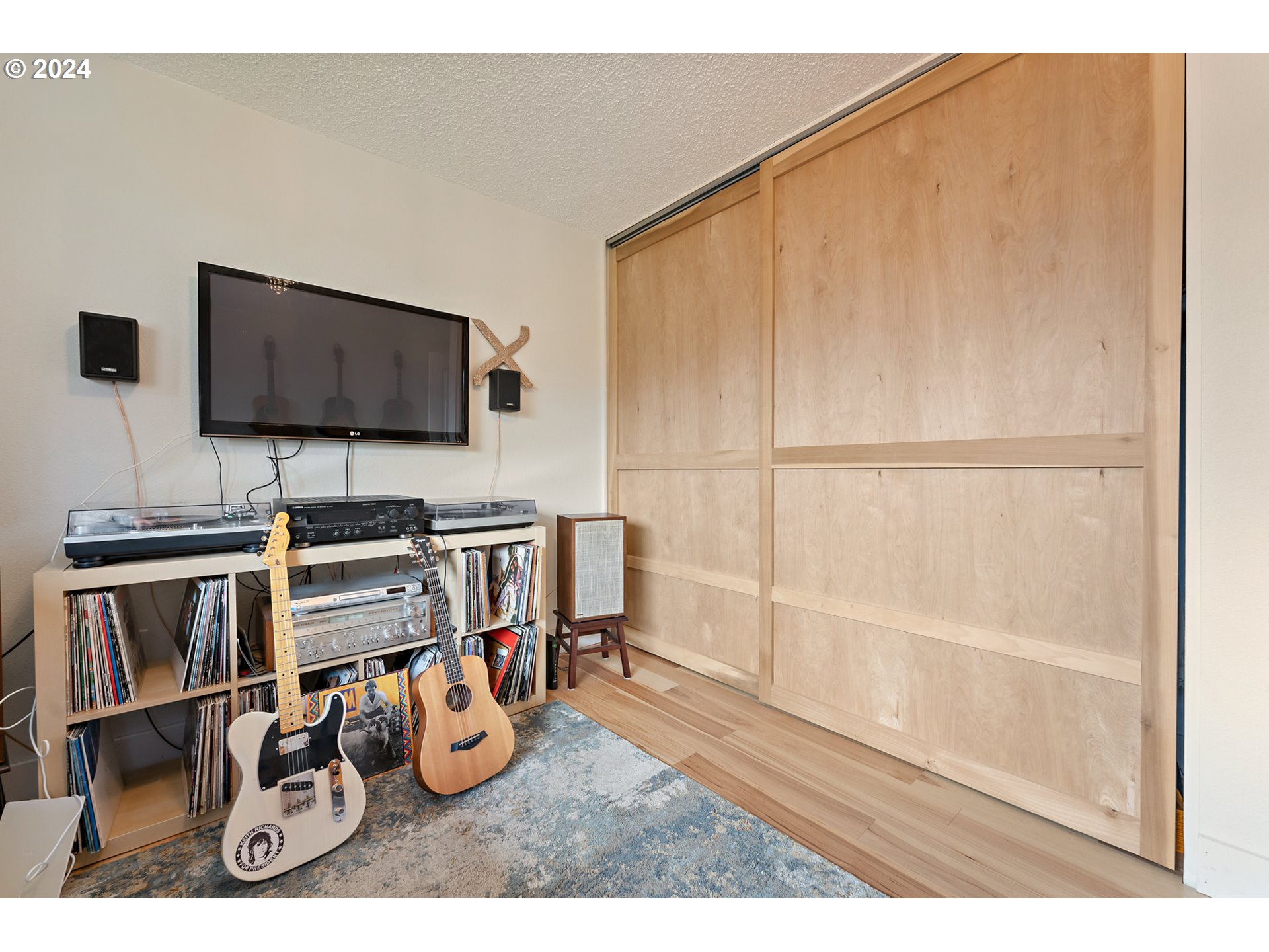 16540 Southwest Queen Mary Avenue Portland, OR 97224 - Photo 23 of 30 a view of a workspace with furniture