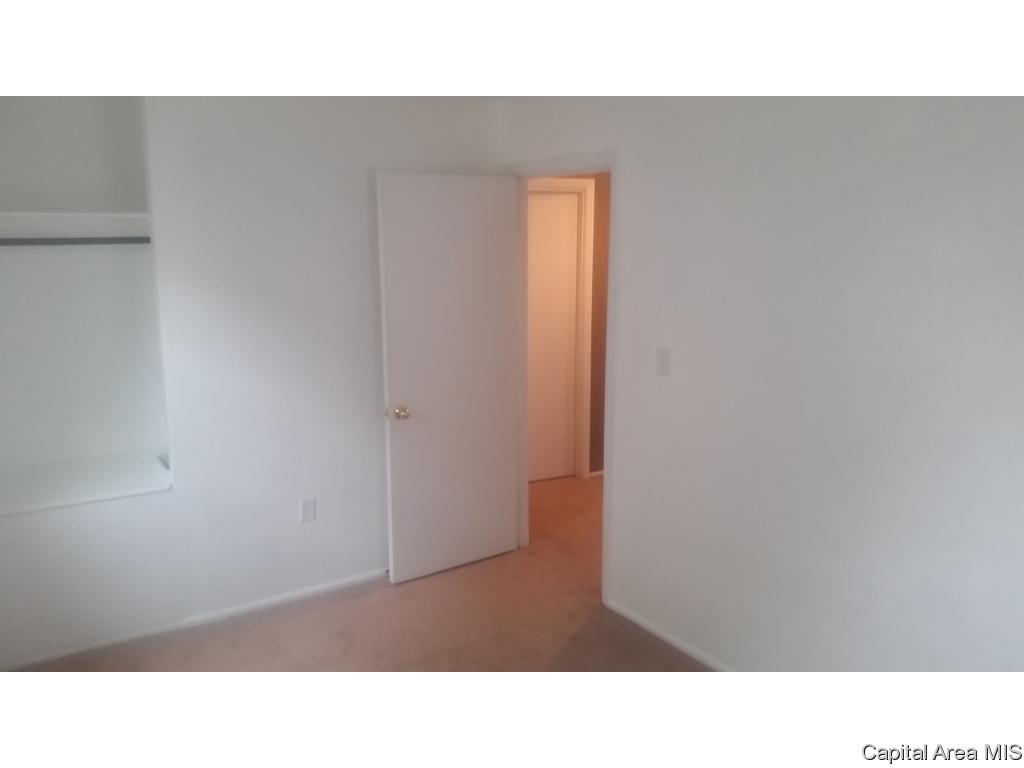 7 Prairie Ln Court Springfield, IL 62704 - Photo 10 of 34 Gallery Image 10
