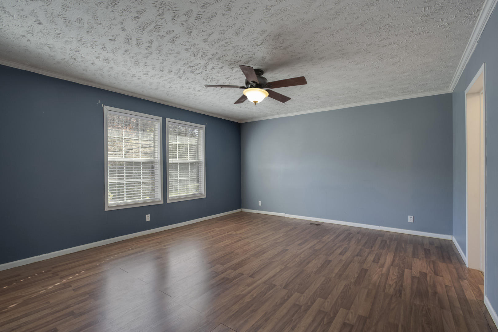 9843 Heiskell Road Heiskell, TN 37754 - Photo 13 of 29 13_HeiskellRoad_9843_MasterBedroom01