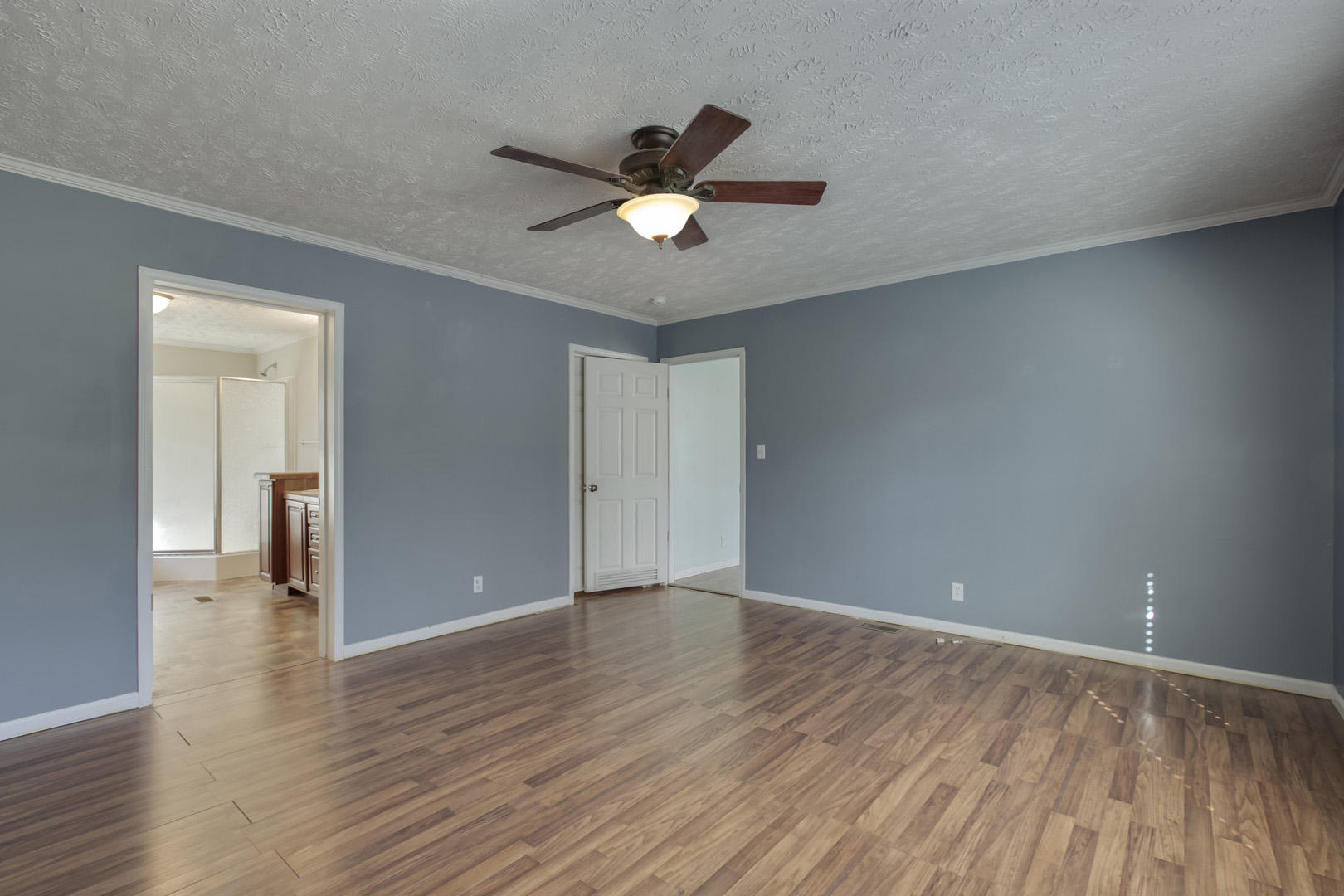 9843 Heiskell Road Heiskell, TN 37754 - Photo 14 of 29 14_HeiskellRoad_9843_MasterBedroom02