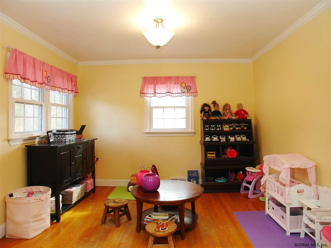 19 Friar Tuck Road Albany, NY 12203 - Photo 8 of 23 Photo 8