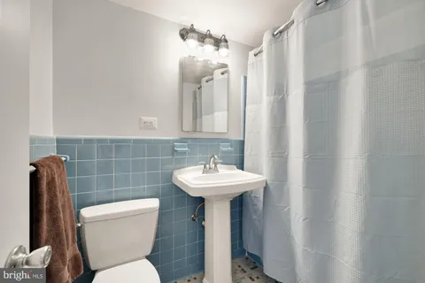 $305,000 | 4390 Lorcom Lane, Unit 510, Arlington, VA 22207