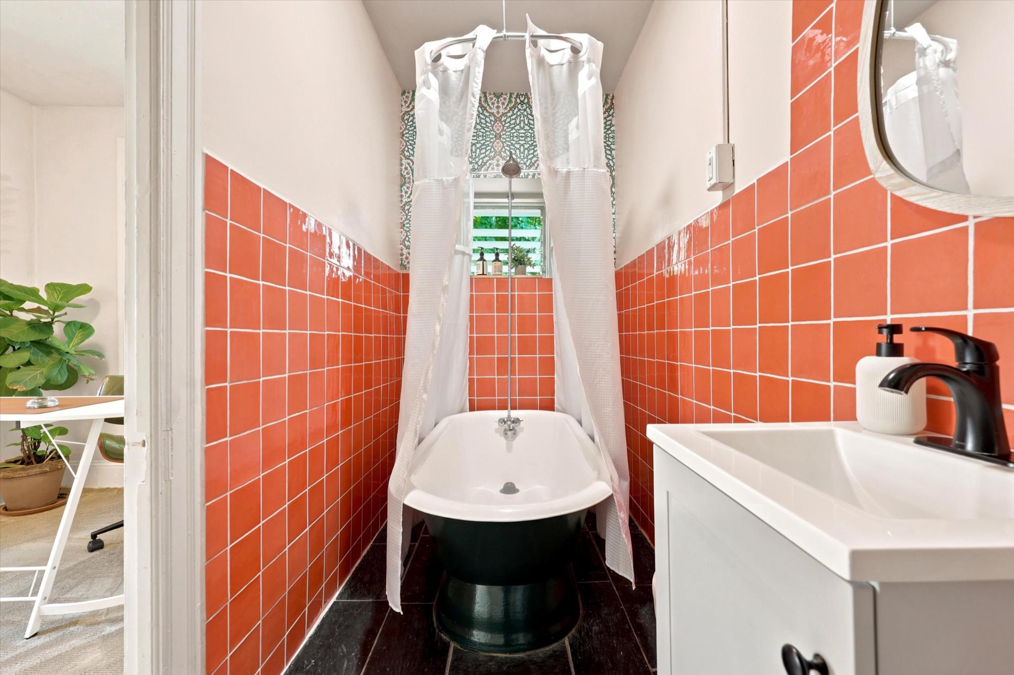 6649 Crowson Street Philadelphia, PA 19119 - Photo 7 of 23 Bathroom with Claw Foot Tub