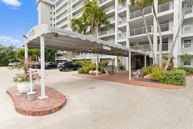 $194,900 | 4015 West Palm Aire Drive, Unit 304, Pompano Beach, FL 33069