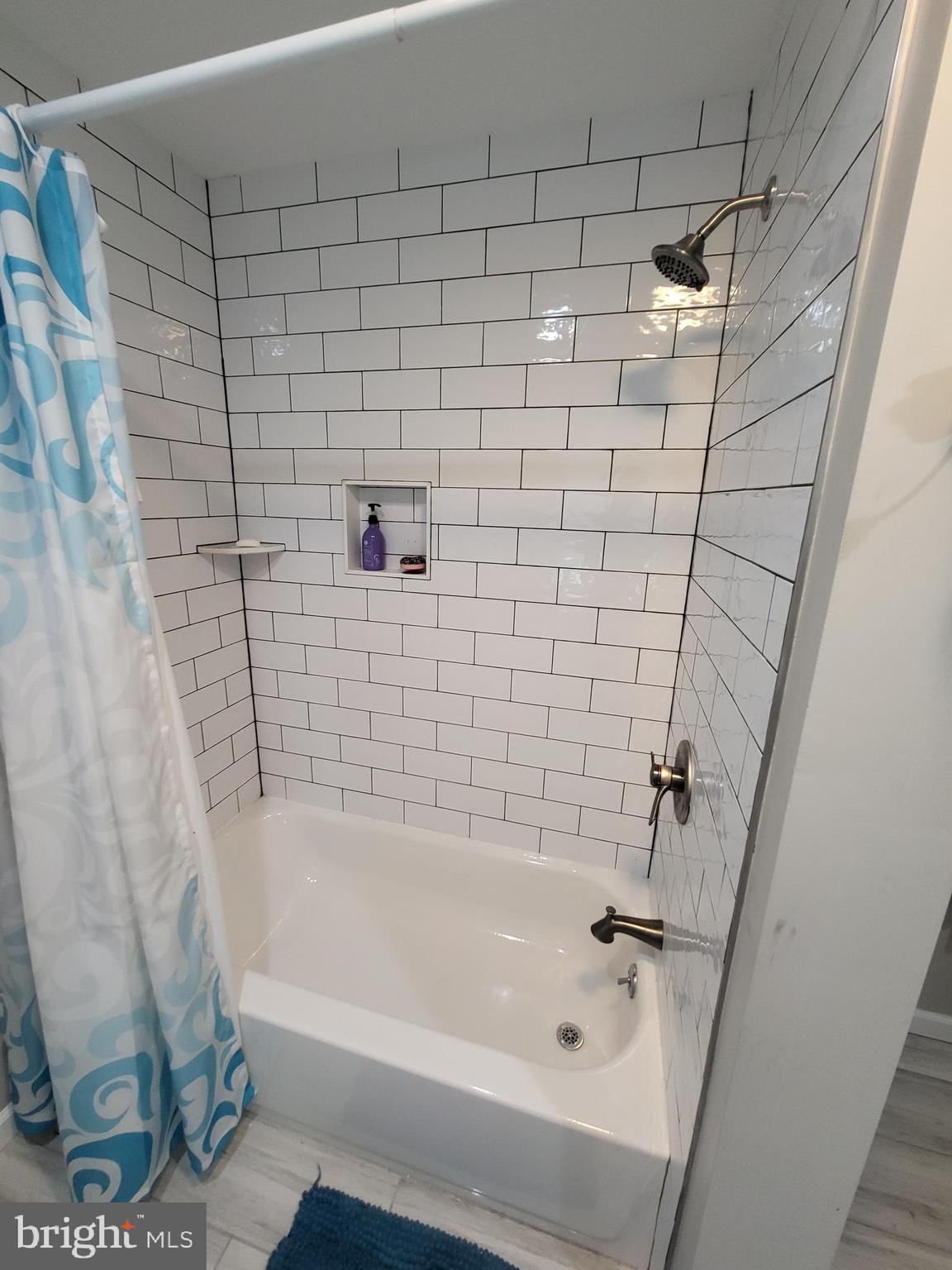 209 Cardiff Road Fairless Hills, PA 19030 - Photo 33 of 41 2nd floor full hall bath