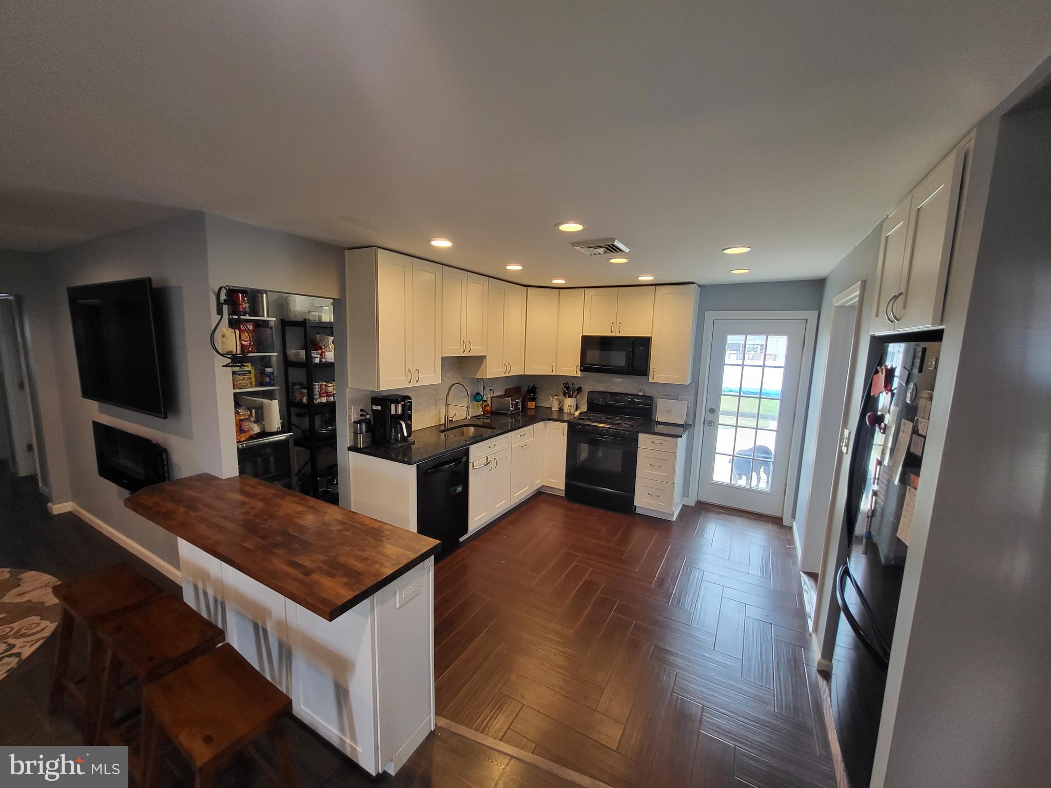 209 Cardiff Road Fairless Hills, PA 19030 - Photo 5 of 41 Gallery Image 5