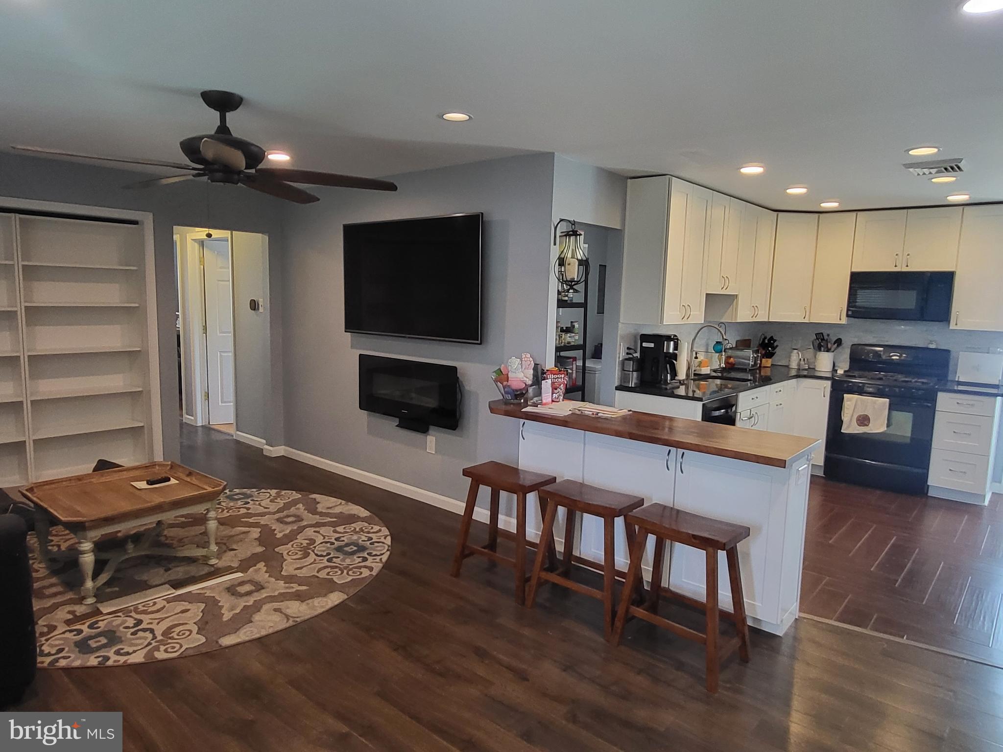 209 Cardiff Road Fairless Hills, PA 19030 - Photo 9 of 41 Gallery Image 9