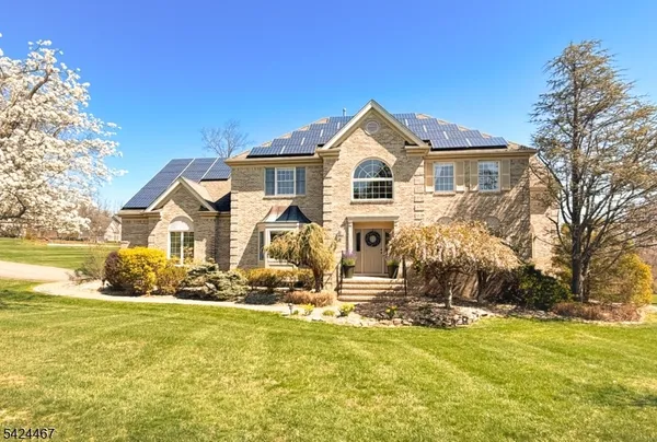 $930,000 | 2 Moonlight Trail, Flemington, NJ 08822