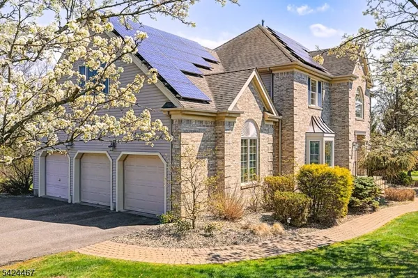 $930,000 | 2 Moonlight Trail, Flemington, NJ 08822