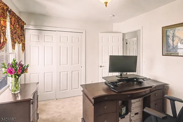 $930,000 | 2 Moonlight Trail, Flemington, NJ 08822