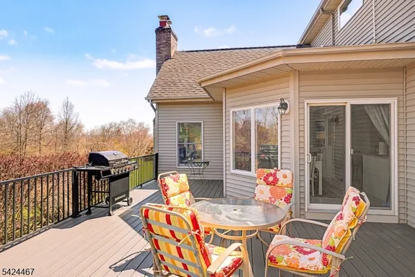 $930,000 | 2 Moonlight Trail, Flemington, NJ 08822
