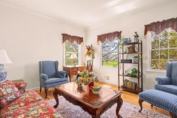 $930,000 | 2 Moonlight Trail, Flemington, NJ 08822