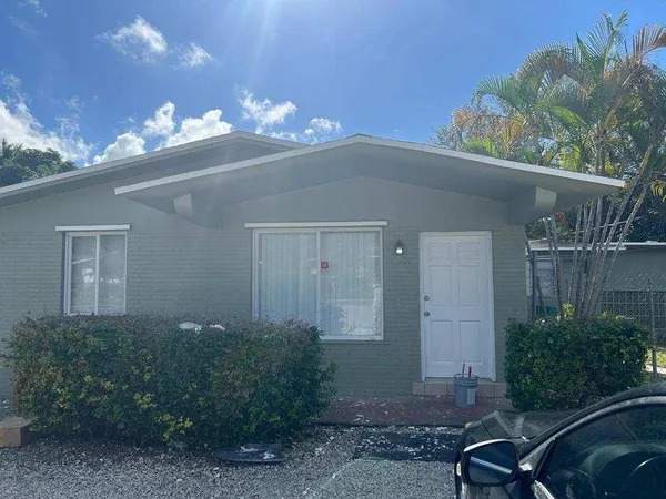 $2,200 | Undisclosed Address, Miami, FL 33161