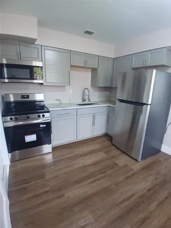 $2,200 | Undisclosed Address, Miami, FL 33161