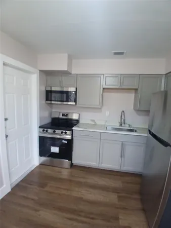 $2,200 | Undisclosed Address, Miami, FL 33161