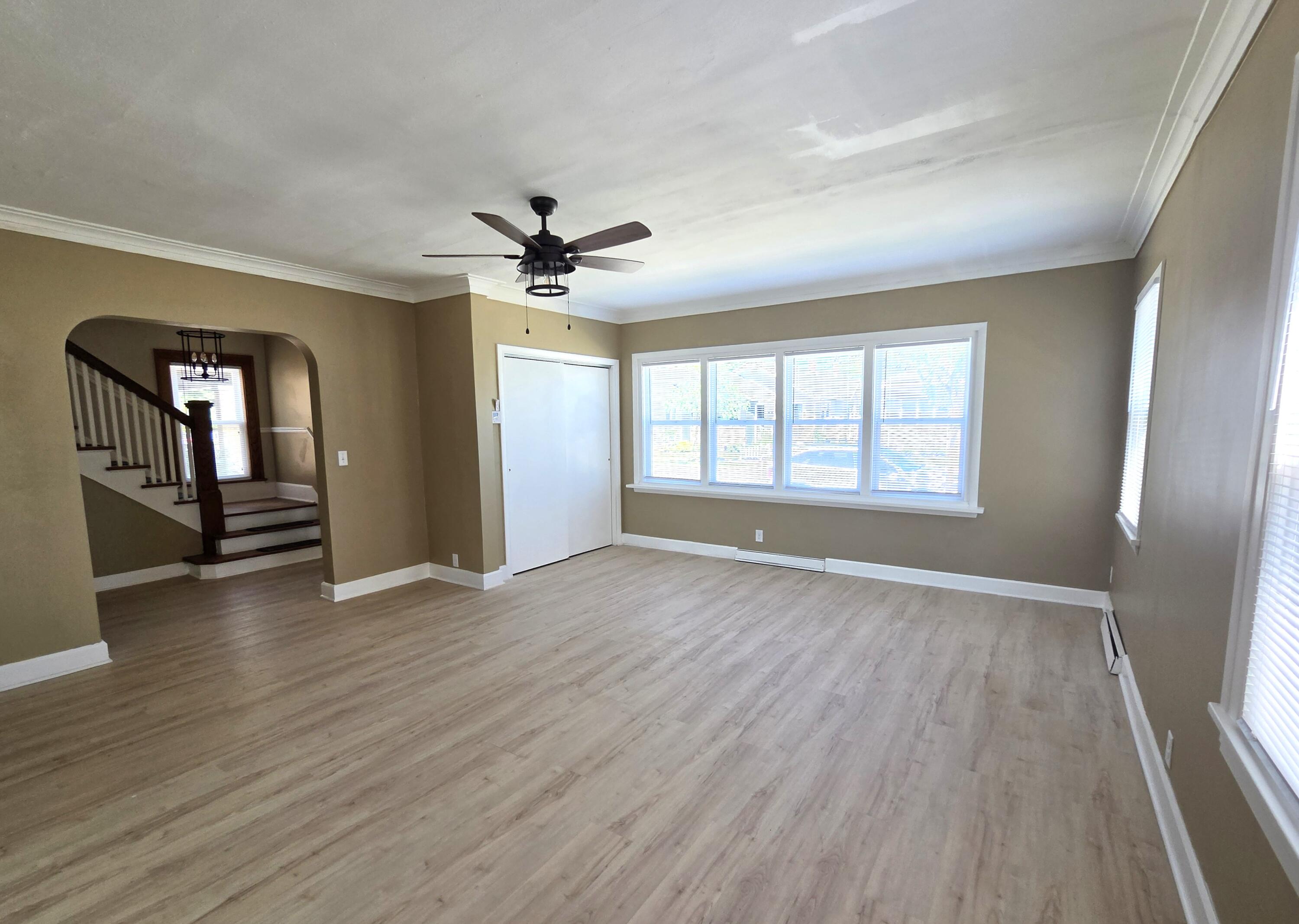 732 Arthur Avenue Racine, WI 53405 - Photo 9 of 33 Arthur