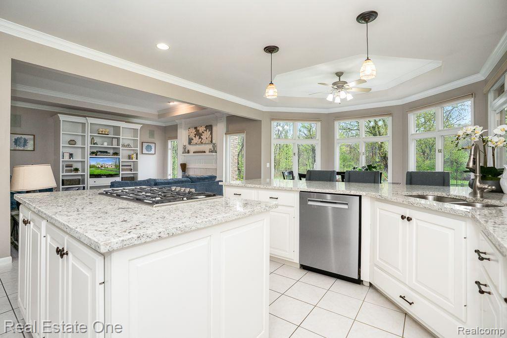 290 East Gunn Road Rochester, MI 48306 - Photo 17 of 86