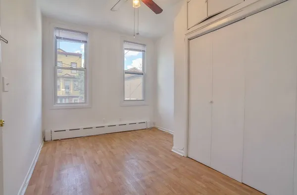 $1,825 | 28 Spruce Street, Unit 2L, Jersey City, NJ 07306