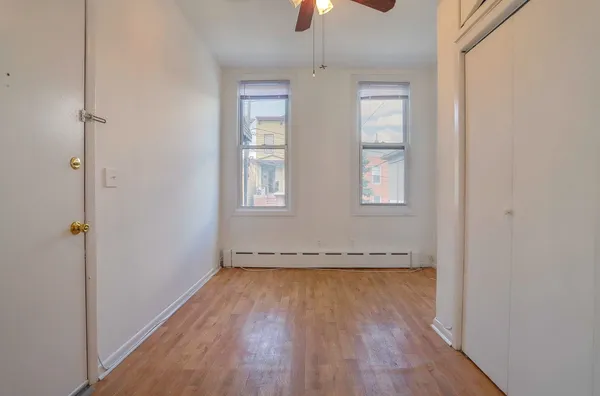 $1,825 | 28 Spruce Street, Unit 2L, Jersey City, NJ 07306