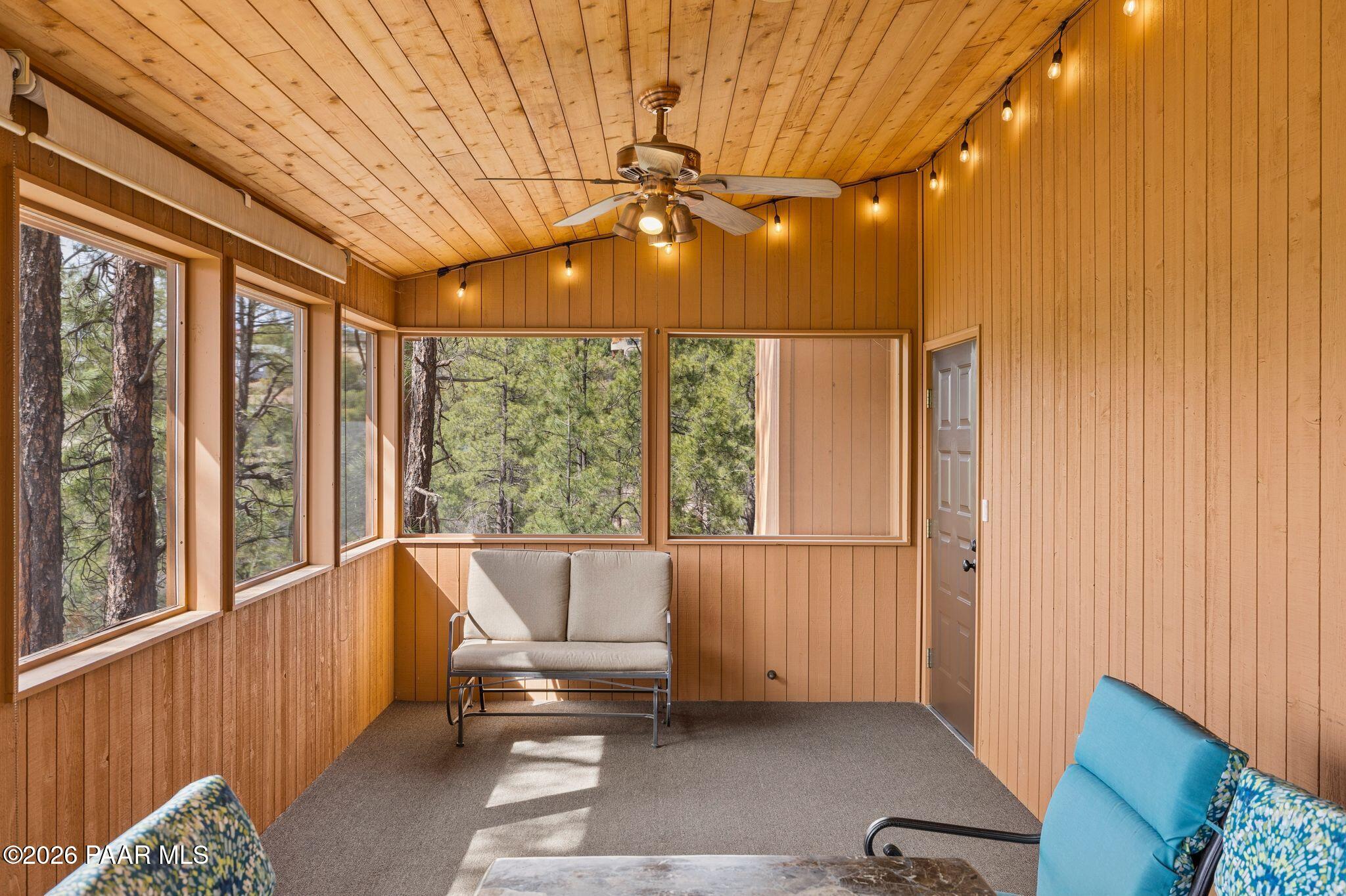 35 East Colonels Way Prescott, AZ 86303 - Photo 20 of 70 a very nice looking room with a large window