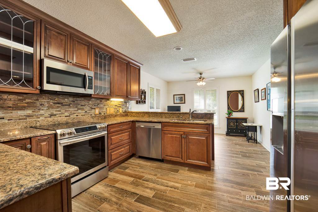 20094 Pecan Trace Fairhope, AL 36532 - Photo 7 of 28 Kitchen