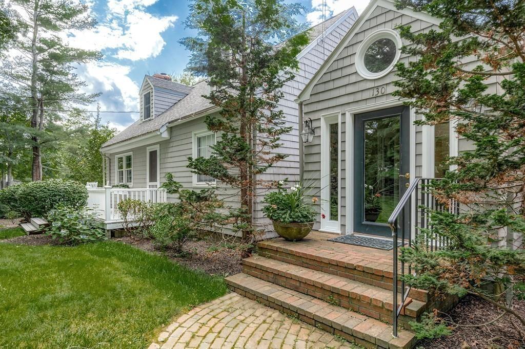 130 Argilla Road Ipswich, MA 01938 - Photo 4 of 42 a front view of a house with garden