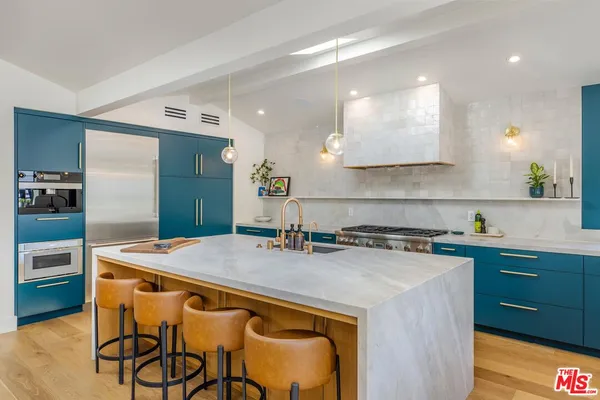 $2,650,000 | 11920 Hartsook Street, Valley Village, CA 91607