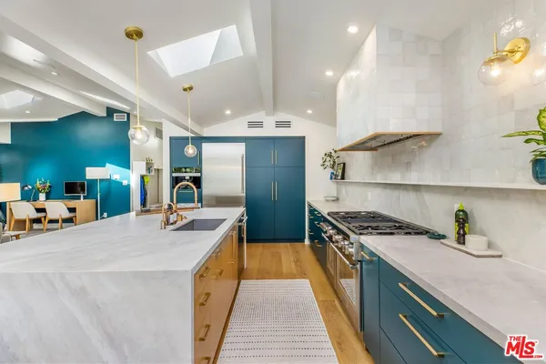 $2,650,000 | 11920 Hartsook Street, Valley Village, CA 91607