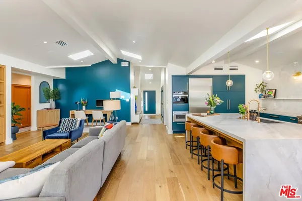 $2,650,000 | 11920 Hartsook Street, Valley Village, CA 91607